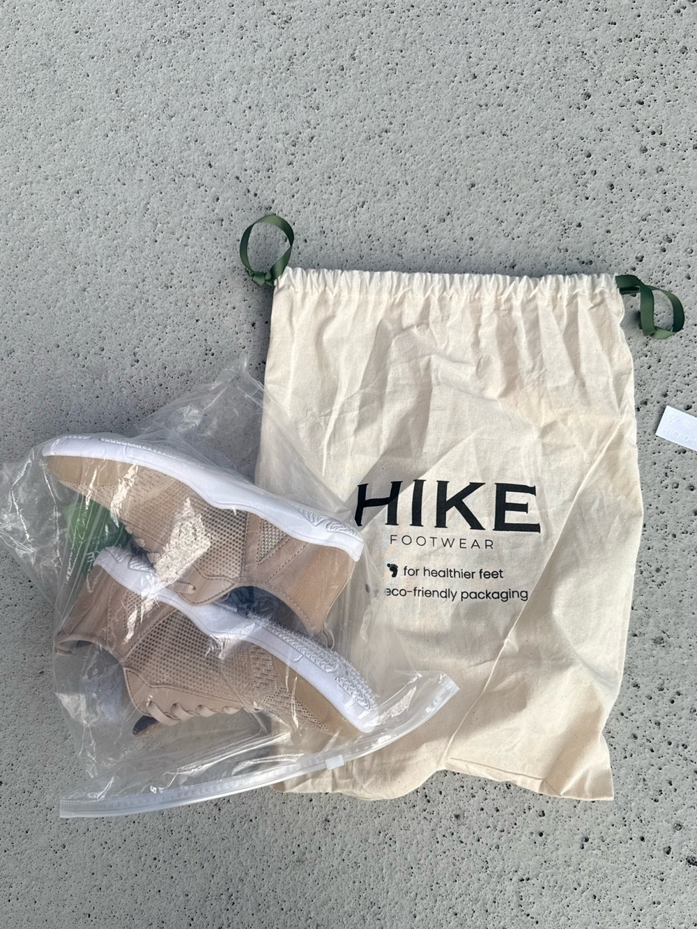 Hike Footwear HF Stride beige barefoot sneakers size 6